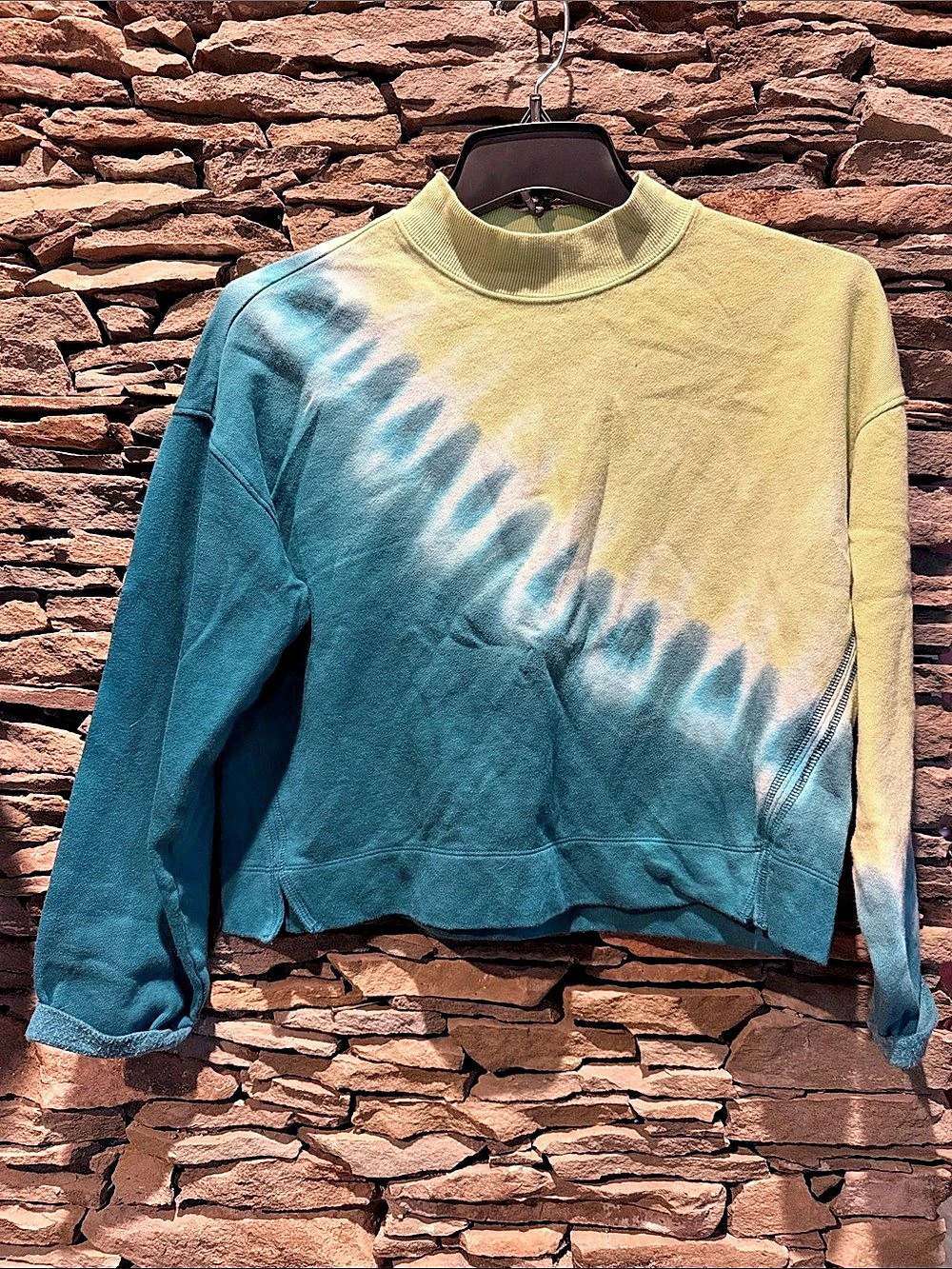 Old Navy Tie-Dye Sweatshirt Size XL (14-16) Like New